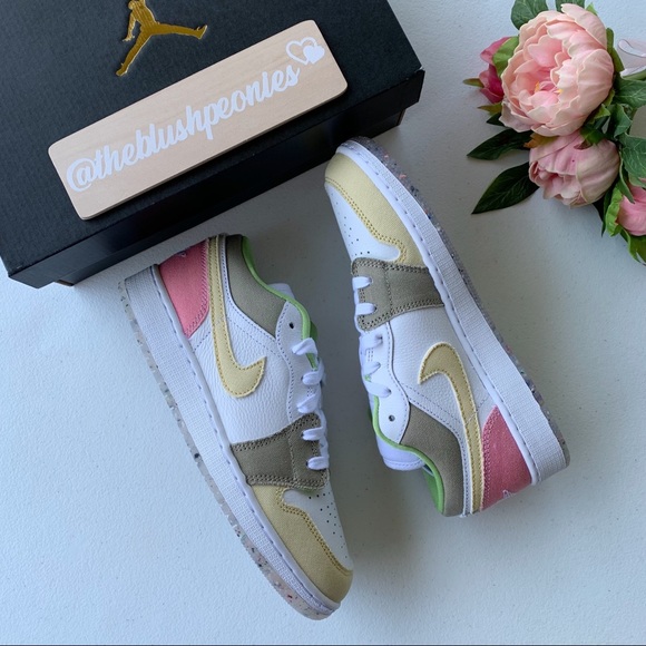 Air Jordan 1 Low NWT - Picture 9 of 11